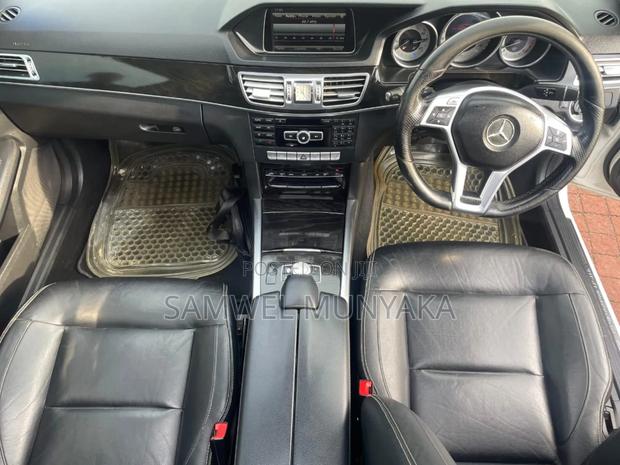 Mercedes-Benz E350 Base BlueTec Sedan  RWD (3.0L 6cyl 7A) 2013 Pearl