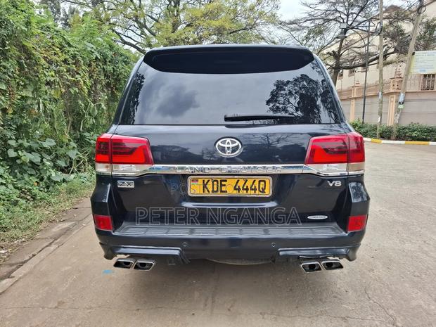 Toyota Land Cruiser 4.6 V8 ZX 2016 Matt Black