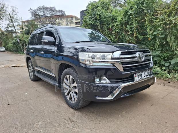 Toyota Land Cruiser 4.6 V8 ZX 2016 Matt Black