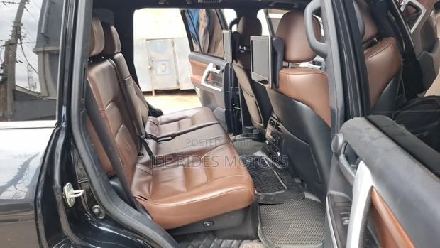Toyota Land Cruiser 4.6 V8 ZX 2016 Black