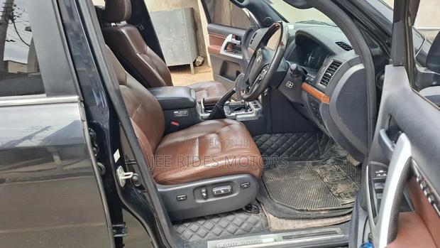 Toyota Land Cruiser 4.6 V8 ZX 2016 Black