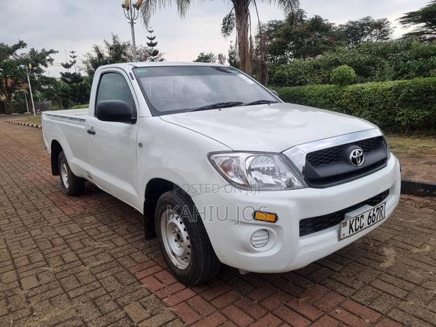 Toyota Hilux 2007 White