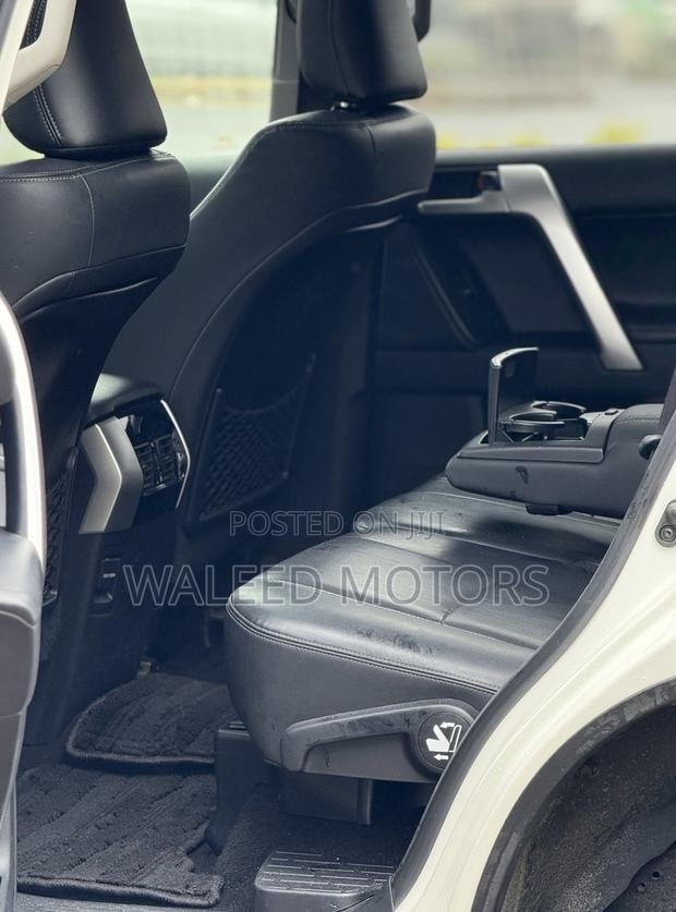 Toyota Land Cruiser Prado 2.7 2019 White