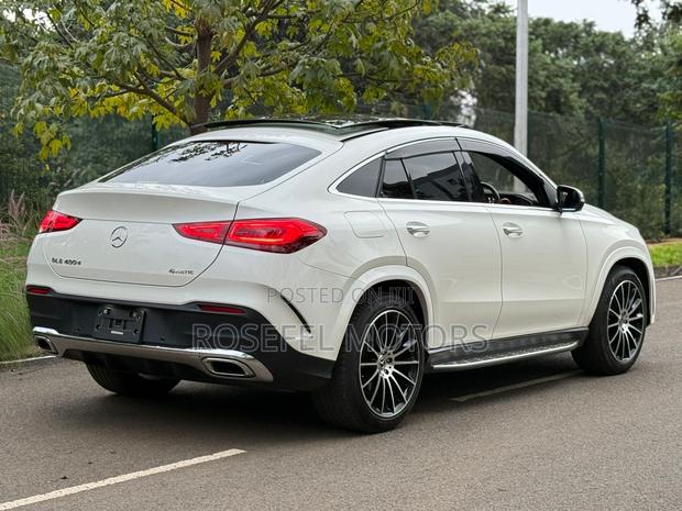 Mercedes-Benz GLE-Class GLE 400d 4MATIC 2021 White