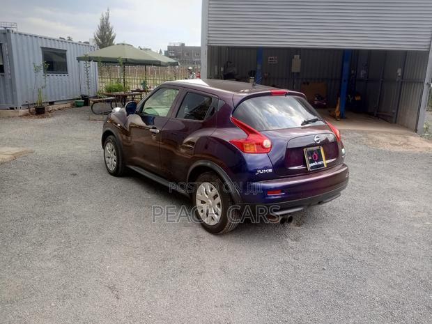 Nissan Juke SL 4dr Hatchback (1.6L 4cyl Turbo CVT) 2014 Purple