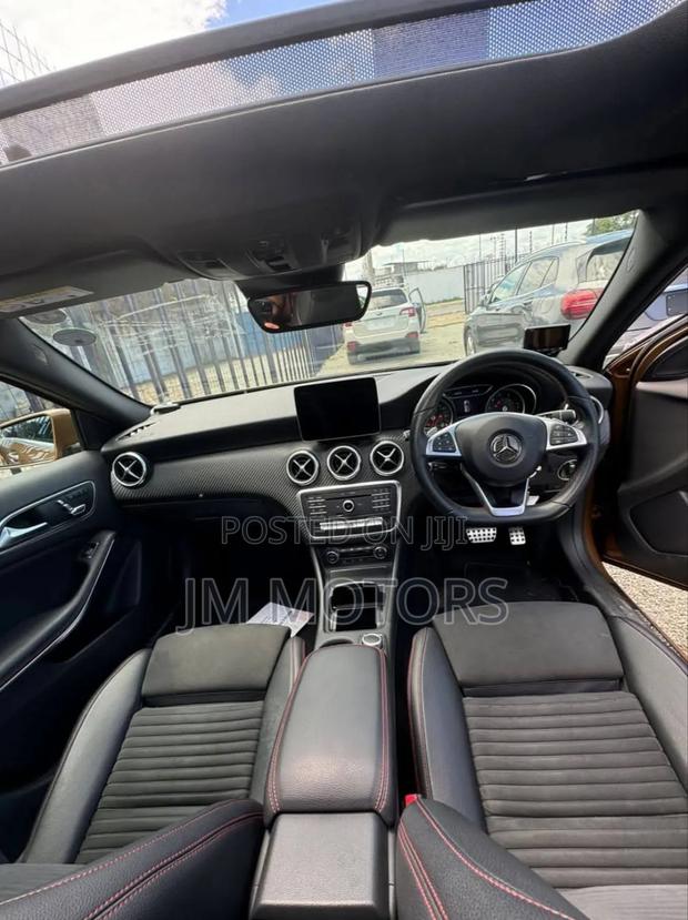 Mercedes-Benz B-Class 2017 Gold