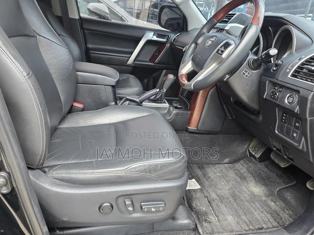 Toyota Land Cruiser Prado 2016 Black