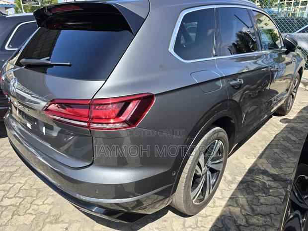 Volkswagen Touareg 2020 Gray