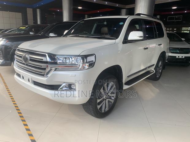 Toyota Land Cruiser 4.6 V8 ZX 2018 White