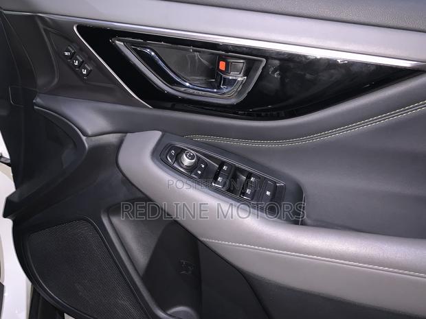 Subaru Outback Premium 2022 White