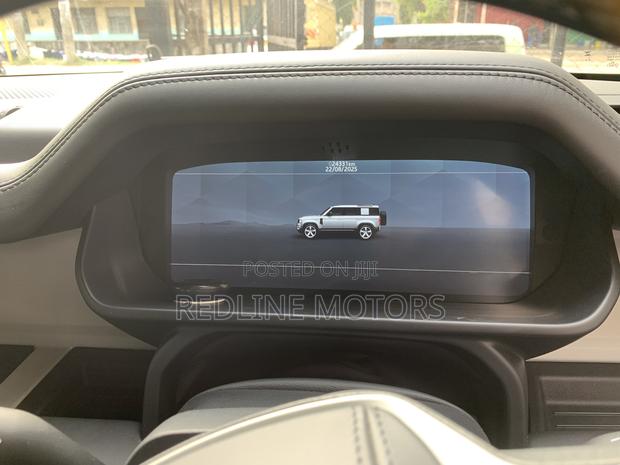 Land Rover Defender SE 2023 Black