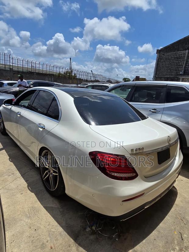 Mercedes-Benz E250 2018 Off white