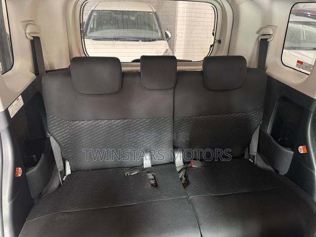 Toyota Roomy 1.0 FWD 2019 Blue