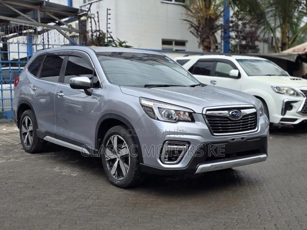 Subaru Forester Premium AWD 2019 Silver