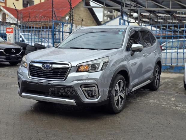 Subaru Forester Premium AWD 2019 Silver