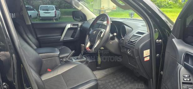 Toyota Land Cruiser Prado 2017 Black