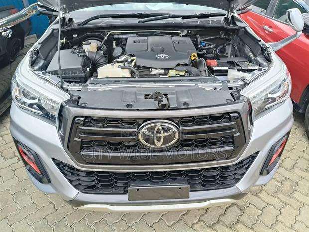 Toyota Hilux 2019 Gray
