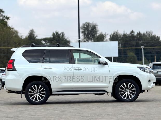 Toyota Land Cruiser Prado 2018 White
