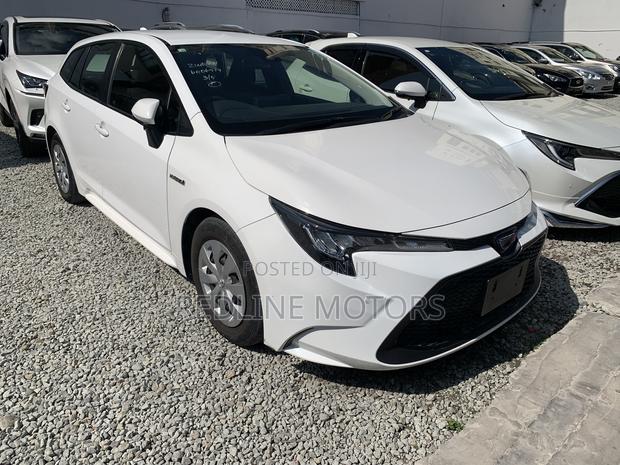 Toyota Corolla L (1.8L 4cyl 2A) 2018 Off white