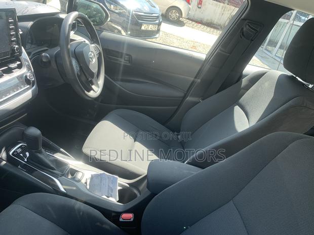 Toyota Corolla L (1.8L 4cyl 2A) 2018 Off white