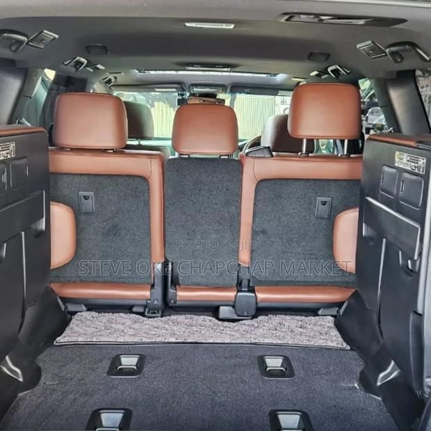Toyota Land Cruiser 4.6 V8 ZX 2018 Purple