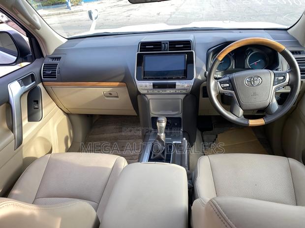Toyota Land Cruiser Prado 2.7 2018 White