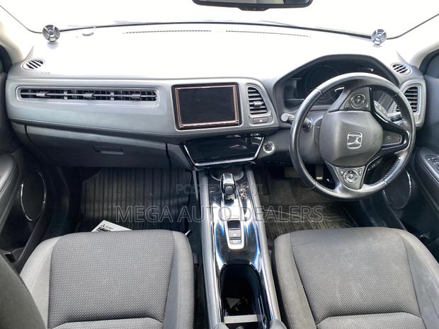 Honda Vezel 2018 Silver