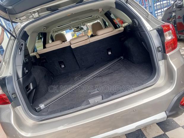 Subaru Outback 2019 Gold
