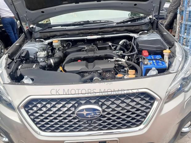 Subaru Outback 2019 Gold