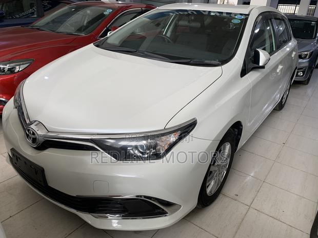 Toyota Auris 2018 Off white