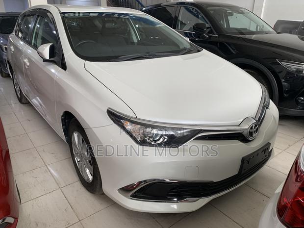 Toyota Auris 2018 Off white