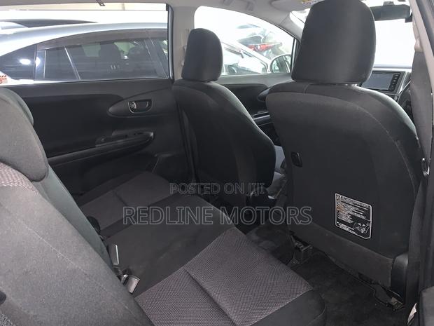 Toyota Wish 2018 Silver