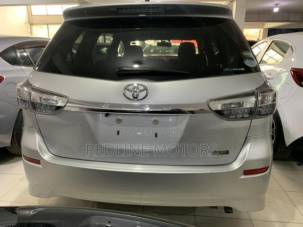 Toyota Wish 2018 Silver