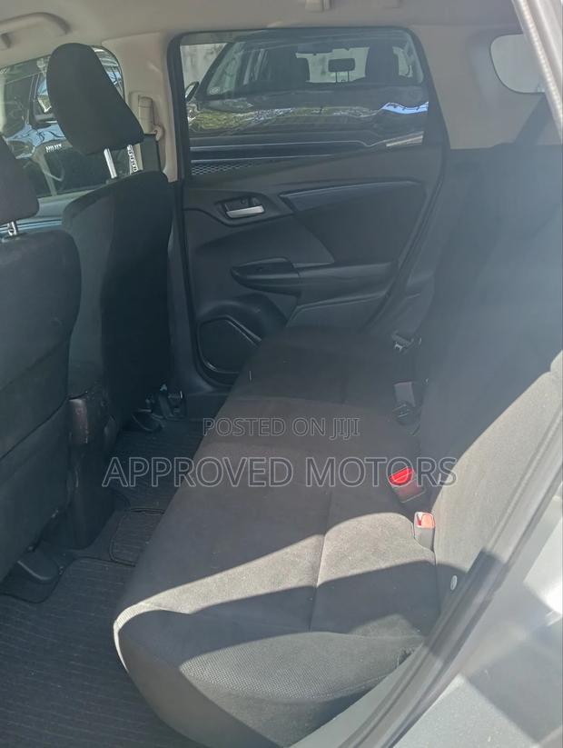 Honda Fit Shuttle 2019 Silver