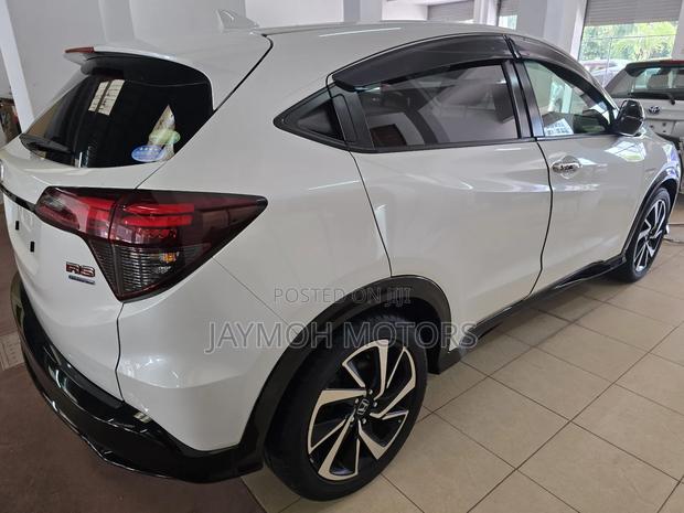 Honda Vezel 2018 White
