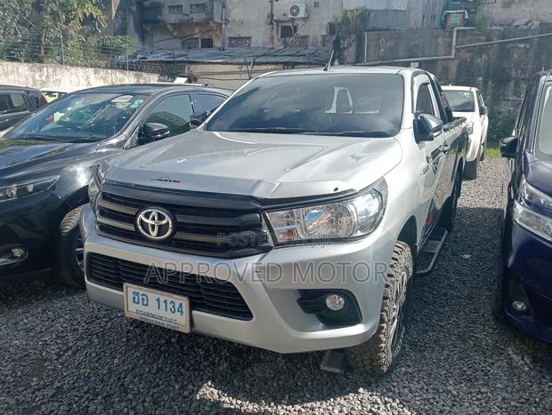 Toyota Hilux 2019 Silver