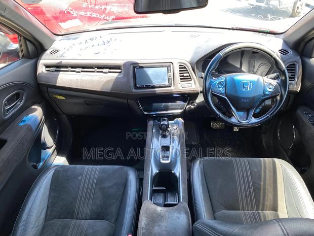 Honda Vezel 2018 Red