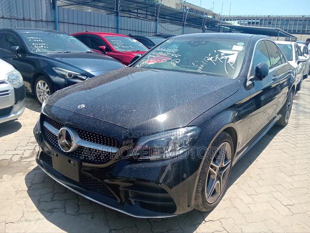 Mercedes-Benz C200 2019 Black