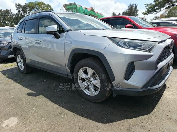 Toyota RAV4 Hybrid 2020 Silver