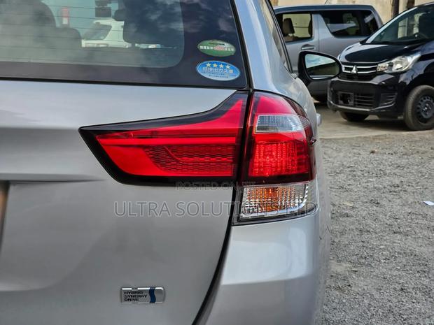 Toyota Corolla Fielder 2018 Silver