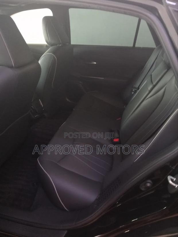 Toyota Crown 2018 Black