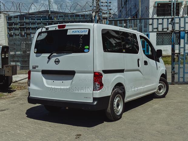Nissan NV200 SV 2019 White