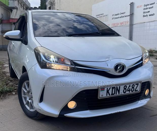 Toyota Vitz 1.3 FWD 5dr 2017 White