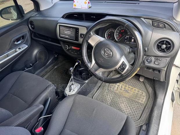 Toyota Vitz 1.3 FWD 5dr 2017 White