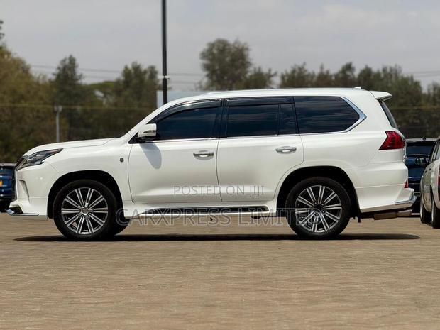 Lexus LX 2015 White