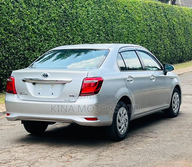 Toyota Axio 2018 Silver