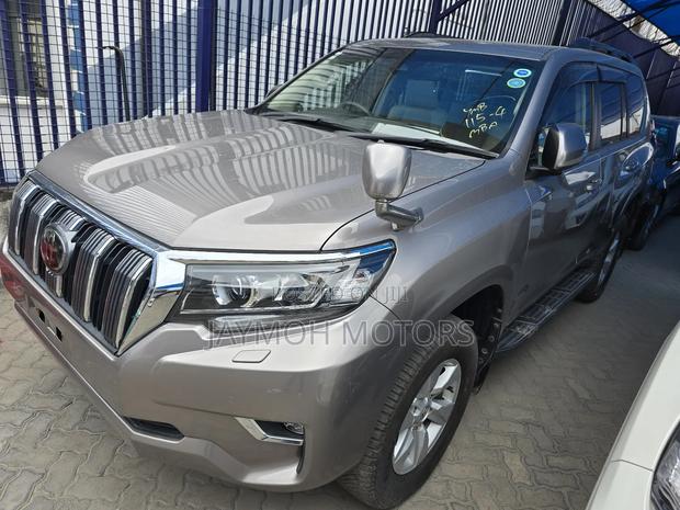 Toyota Land Cruiser Prado 2018 Gold