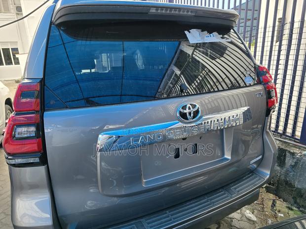 Toyota Land Cruiser Prado 2018 Gold