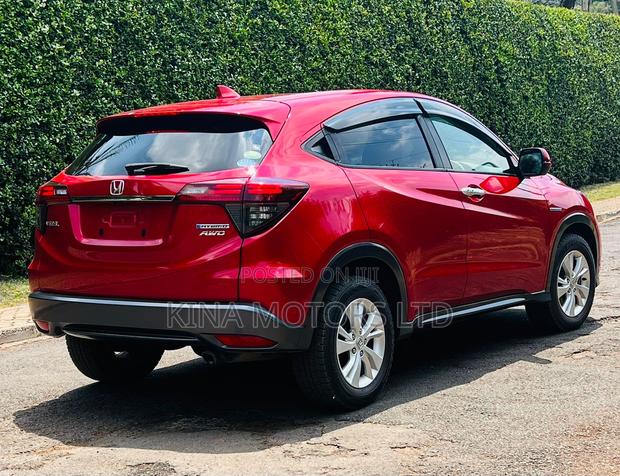 Honda Vezel 1.5 Hybrid 4WD 2018 Red