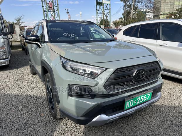 Toyota RAV4 Adventure 2019 Green